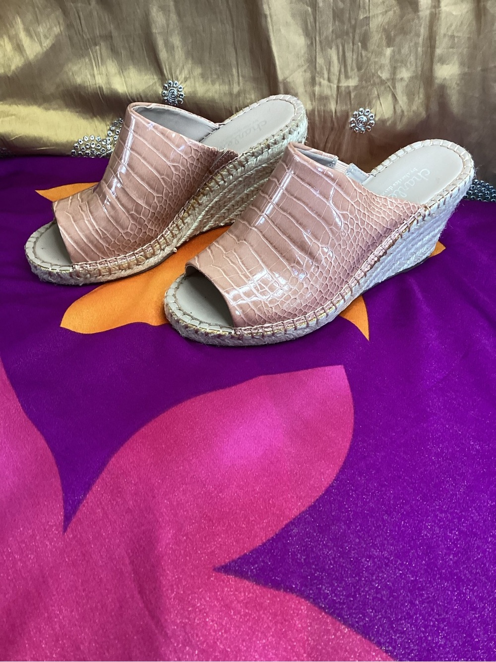 Charles By Charles David Blush Croc-Embossed Wedge Mules 8.5M EUC